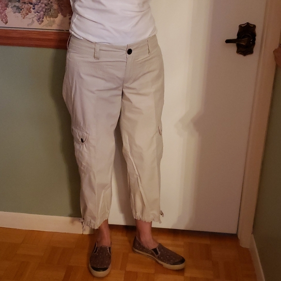 Tommy Hilfiger Capris 4/100$